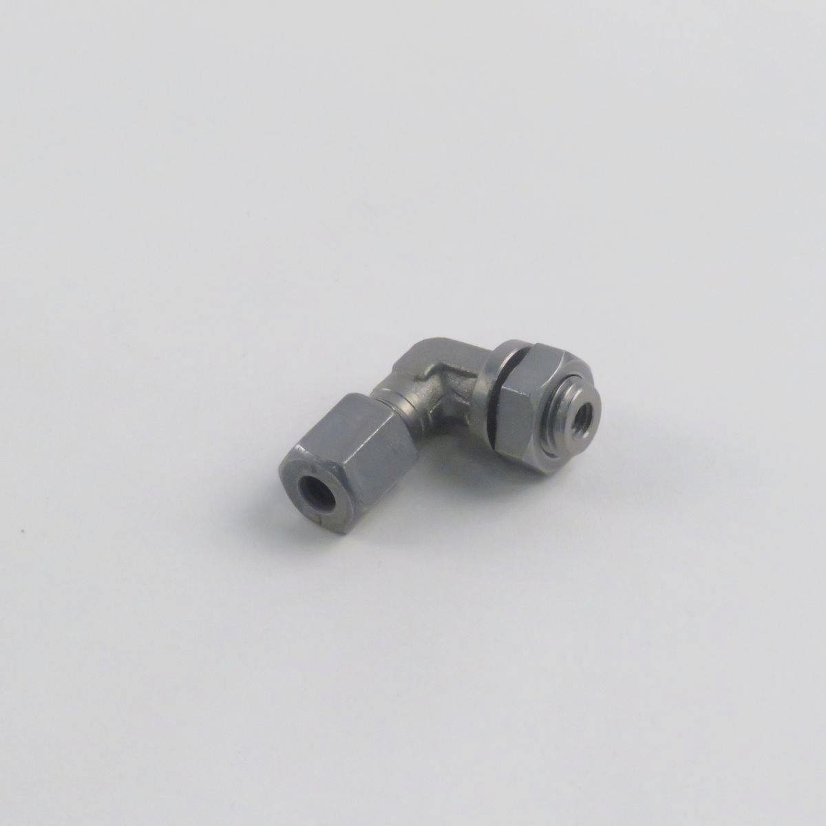 Skotgennemføring Vinkel L6 - M6x1 muf